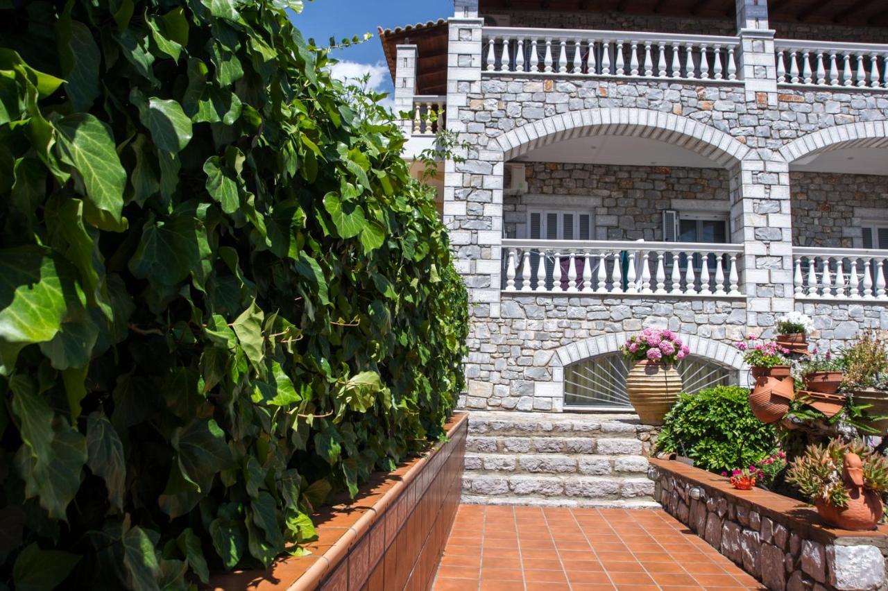 Amalia Apartments Stoúpa Exterior photo